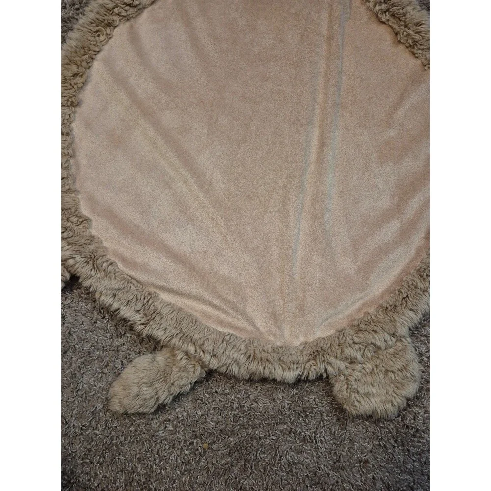 Pottery barn kids bear rug excellent condition